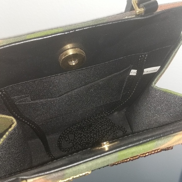 Purse - Picture 3 of 4